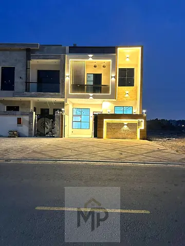 Two-story villa with a rooftop terrace, priced inclusive of registration and ownership fees, located on the main street and ready for immediate occupa