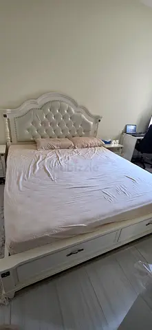 King size Bed