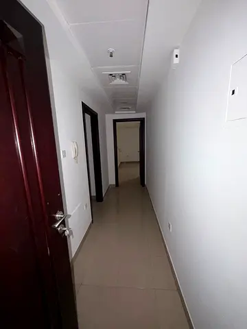 الموقع: النهدة – الشارقة، ويعتبر من أفضل المناطق السكنية نظراً لقربه المباشر من مخرج دبي وسهولة الوصول إلى دبي والشارقة خلال دقائق، بالإضافة إلى توفر