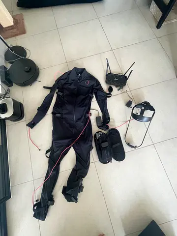 Rokoko smart suit pro 2 Motion capture. Head and hands Motion capture included. Modem and external b