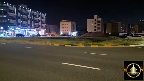 2 CORNER PLOT G+3 ON MAIN ROAD