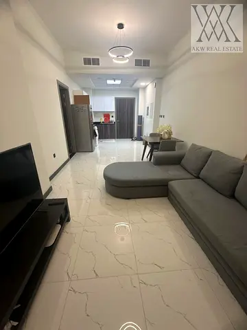 SPACIOUS LAYOUT | VACANT ON TRANSFER | WELL MAINTAINED