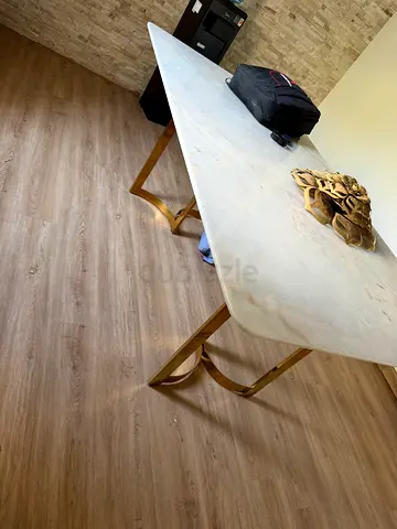 ‏ table
