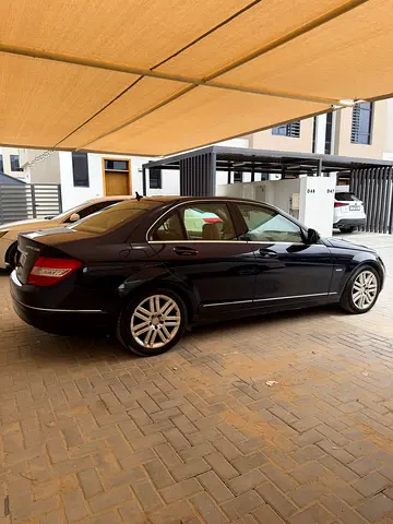 Mercedes C200 - GCC first owner