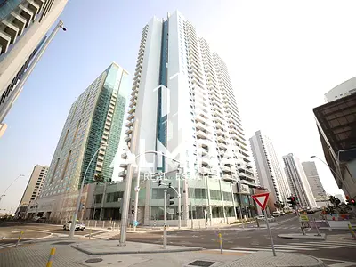 Closed Kitchen | Vacant | Prime Location