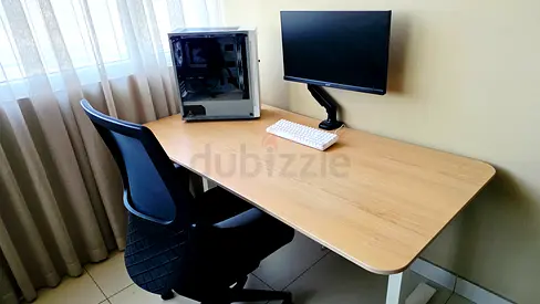 Gaming PC with Desk, Screens and Full Setup