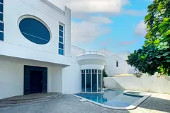 Stand alone| Private pool | 5 Bedrooms| Renovated