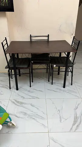 Dining Table with 4 Chair Brand New