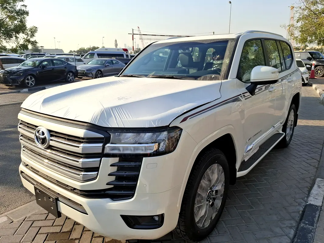 Toyota Land Cruiser 2026 — photo 1 of 18