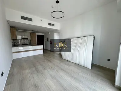 Fitted Kitchen | Spacious Unit | Ready To Move