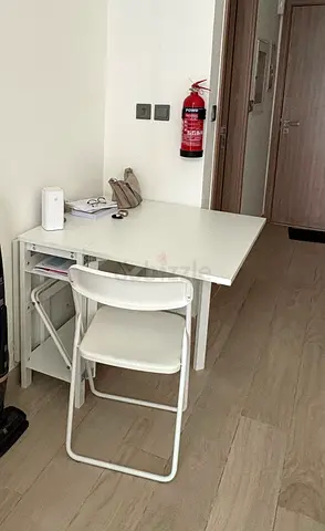 IKEA TABLE + 2 chairs