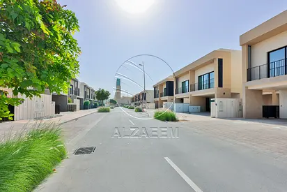 √Corner Single Row! Biggest 2BR Plot in Yas Acres√