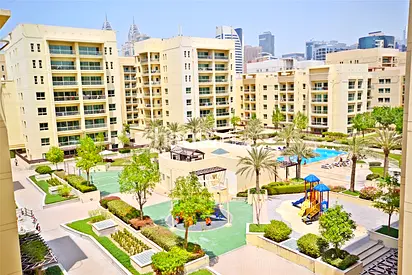 Chiller Free | Vacant | Multiple Cheques