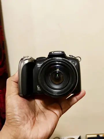 Canon PowerShot SX20 IS digital camera