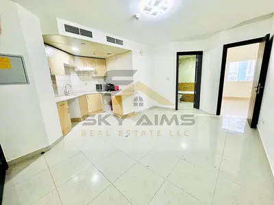 Huge Balcony | Upgrade Apartment | Close to Metro