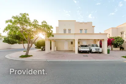 Exclusive | Corner Unit | Partial Lake View