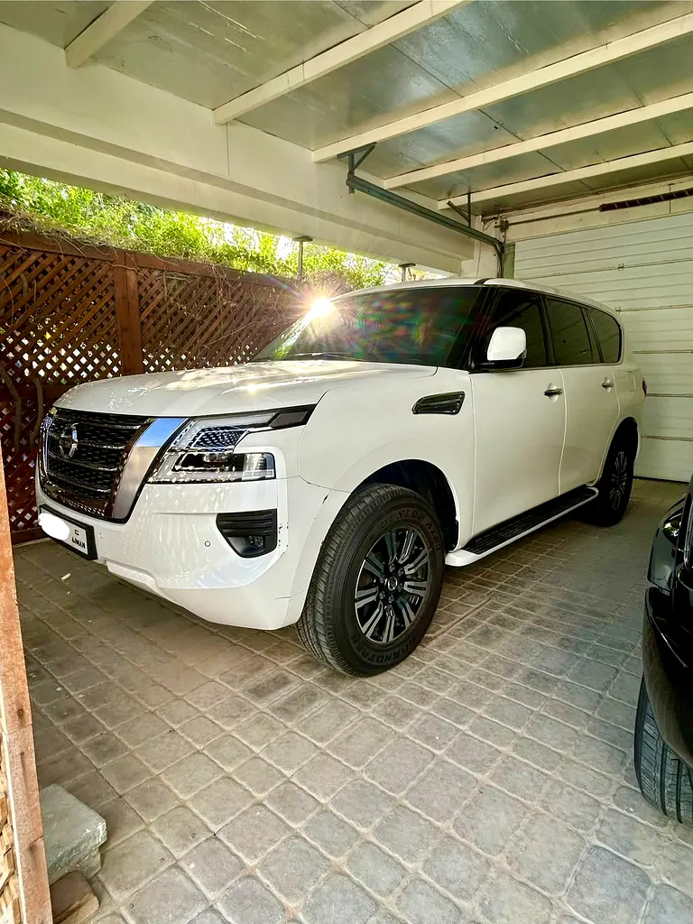 Nissan Patrol 2020 — photo 1 of 4