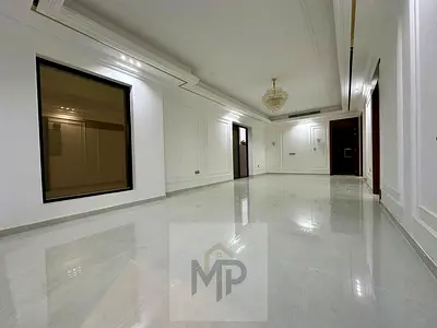 Villa for sale in Ajman, ready to move in. Electricity, water, and air conditioning included. Located on the main street, this villa is available for