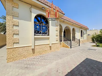 4 Bed room Hall Majlis gardan parking maids room 1 small room 1 flool villa for gcc