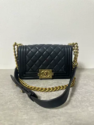 Preloved Chanel STYLE Classic Quilted Black Leather Leboy bag
