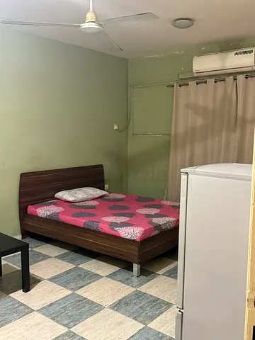 Master bedroom for Couples/2 Ladies near Metro