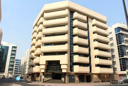 One Month Rent Free-Spacious 2 BR Flat