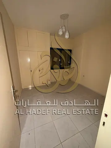 عقد عزاب موثق صالة واسعة مساحات مريحة تشطيب جيد قريب من الخدمات والمواصلات طريقة الدفع:4او 6 دفعات التأمين: كاش أو شيك بموقع حيوي قريب من جميع الخدمات