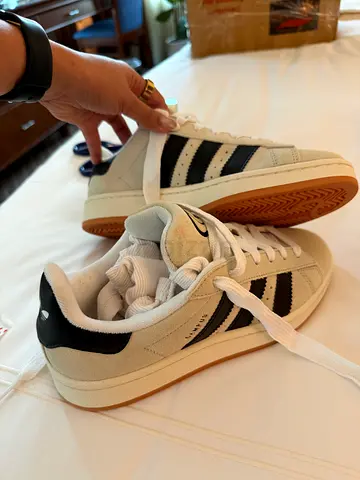 Adidas Samba Classic White/Black Size EU 39 – Never used. Unwanted gift