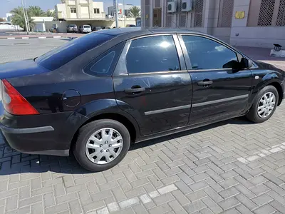 Fuel Efficient and  Reliable Ford Focus saden car for serious buyers!!