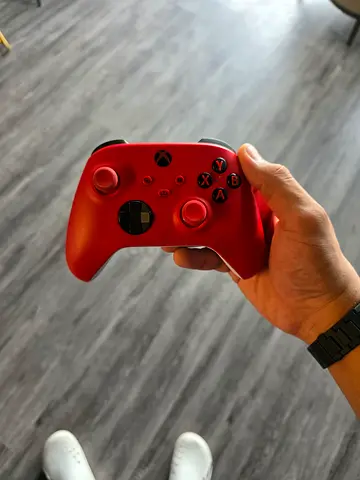 CLEAN XBOX SERIES CONTROLLER WITH XBOX RECHARGEABLE BATTERY