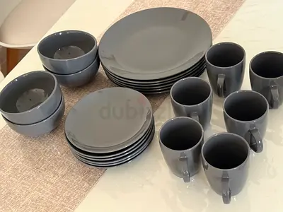 Plates set