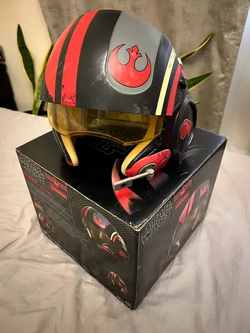 Star Wars - Black Series - Poe Dameron Helmet