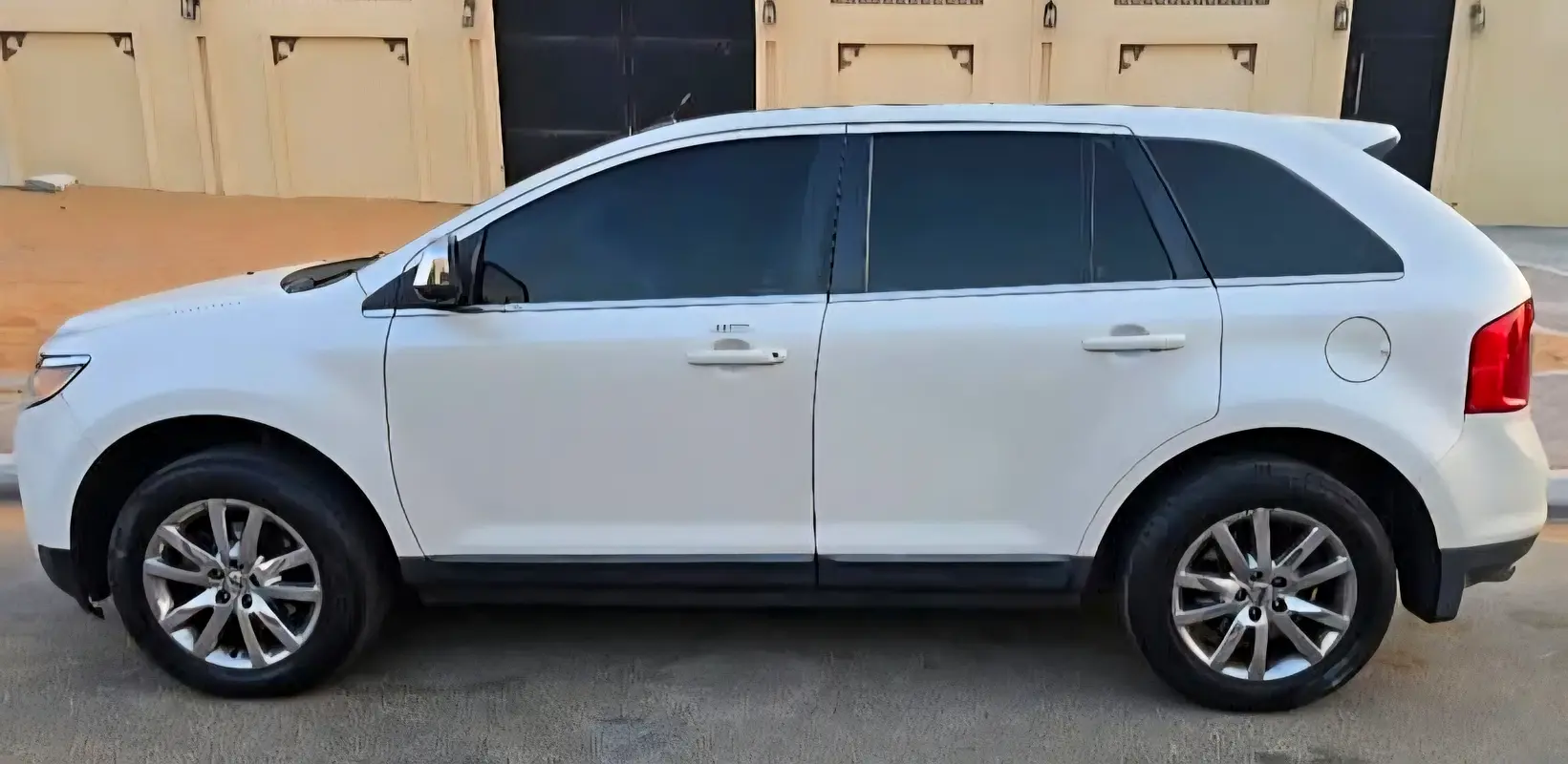 Ford Edge 2013 — photo 1 of 13