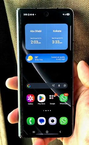Samsung Galaxy Fold 5  (used)TRA version - Good working condition dot on corner