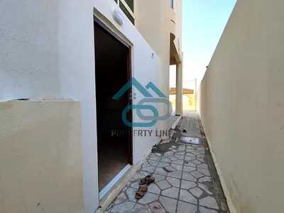 غرفه وصاله كبيره اول ساكن مدخل خاص للايجار بمدينة شخبوط