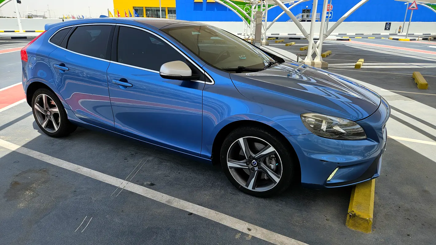Volvo V-Class 2016 — photo 1 of 14