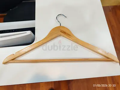Solid wooden clothes hanger 500nos , good condition