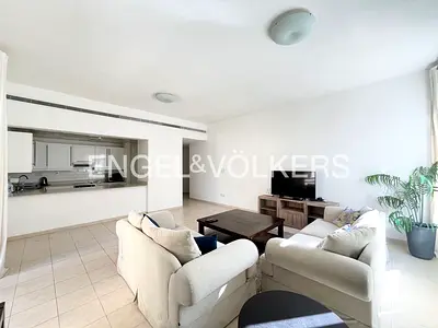 Furnished l Large Layout l Community View