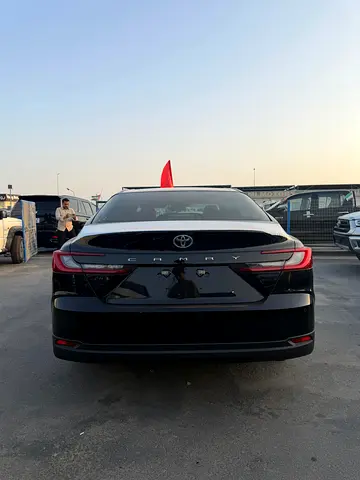 2025 Toyota CAMRY — фото 4