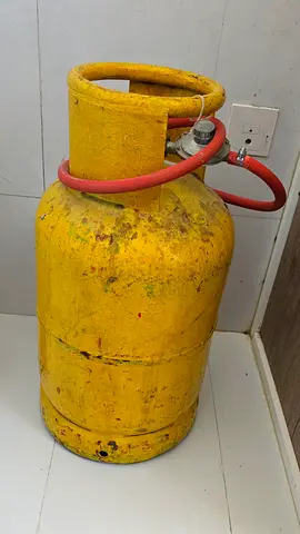 Half Empty Cylinder with Regulator and Pipe