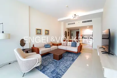 Vacant l Large Layout l Modern