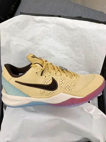 Nike Kobe Low Basketball Shoes - Size USA-9.5 Evro-43 UK-8.5. Light Yellow with Multicolor Sole
