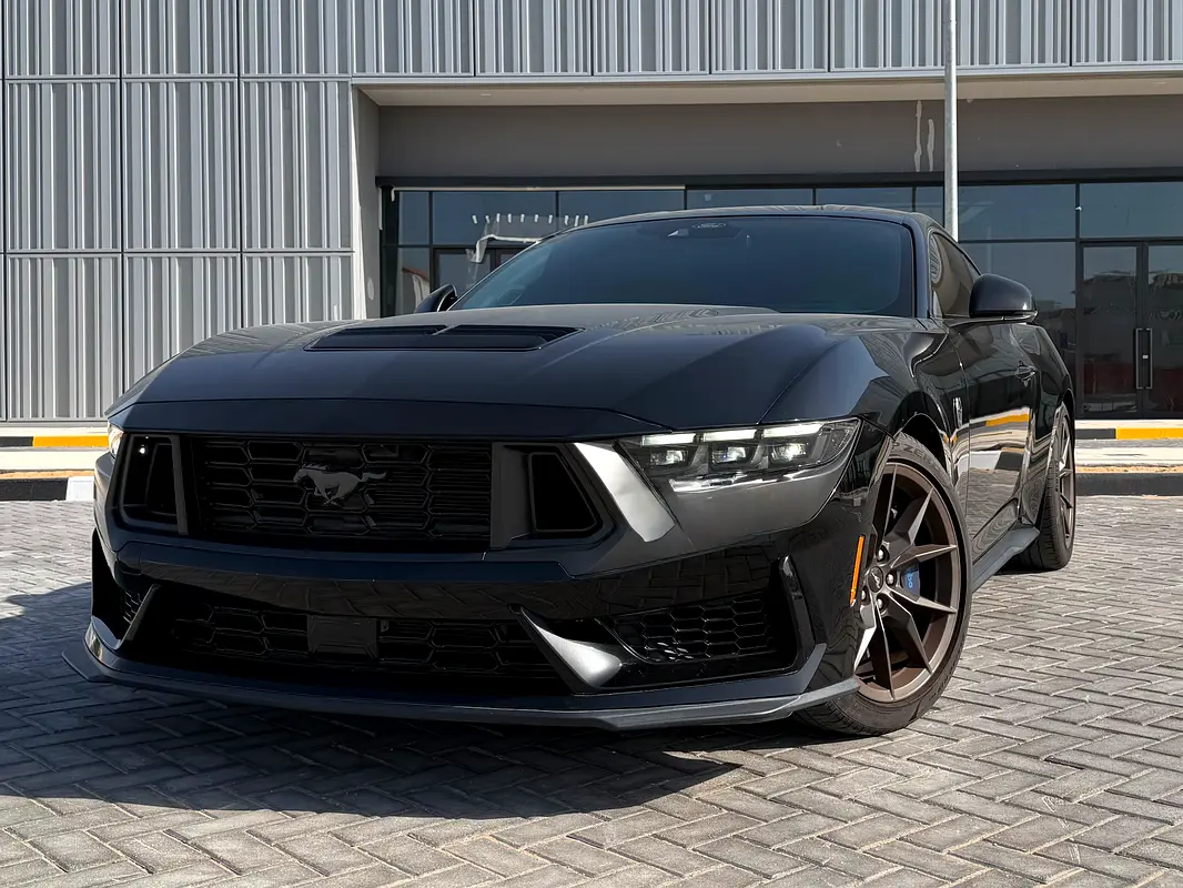 Ford Mustang 2024 — photo 1 of 11