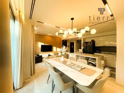 Upgraded | La Rosa 2 | Close to Park & Pool