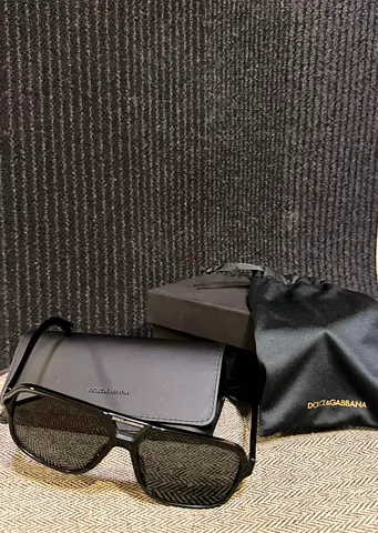 Dolce  Gabbana mens black aviator sunglasses with case