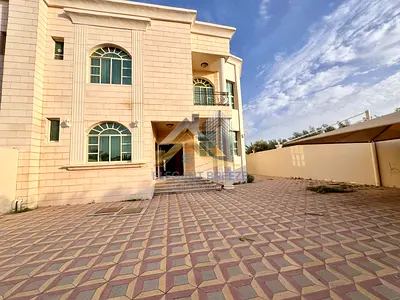 Seperate Villa| Shaded Parking | Yard
