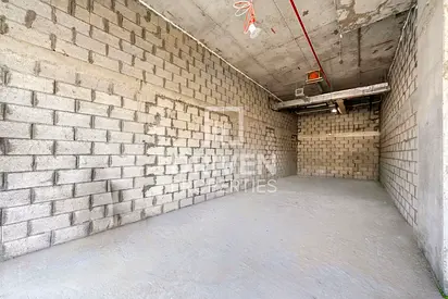 Prime Location and Genuine Resale Retail