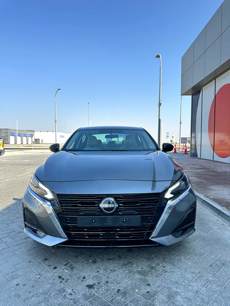 Nissan Altima 2024 — photo 1 of 12