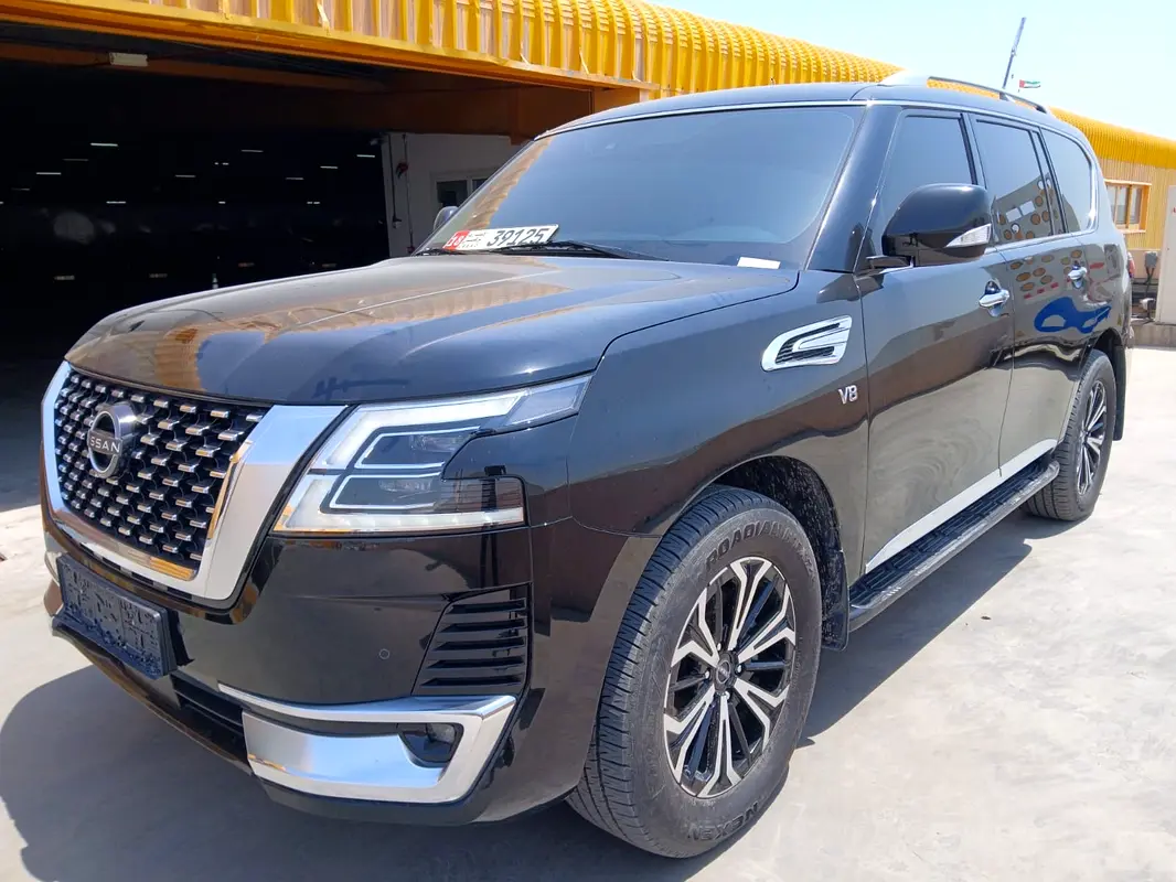 Nissan Patrol 2022 — photo 1 of 16