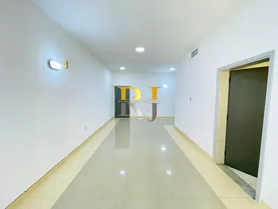 Studio with Balcony-Close kitchen-Prime location…